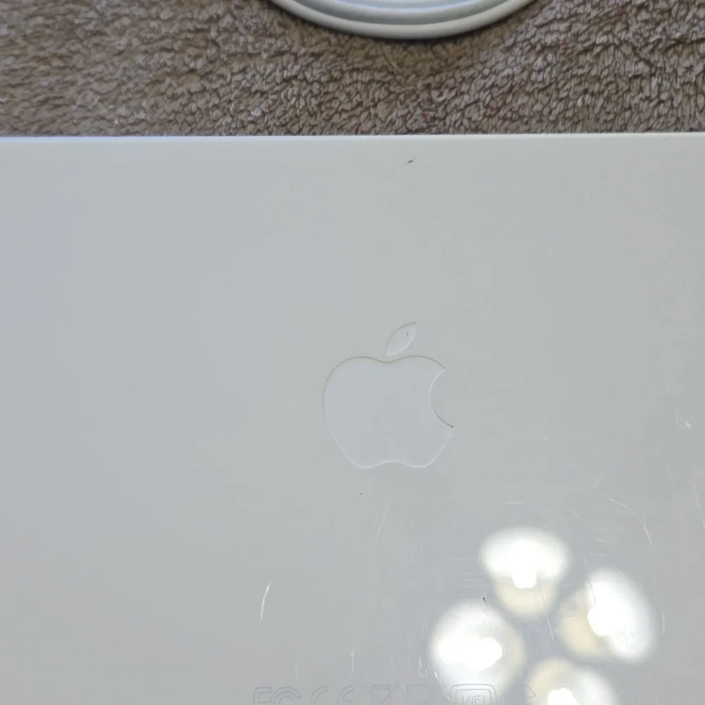 Apple Silver Wireless Keyboard with White Keys